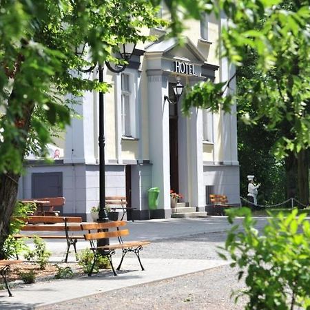 Park Hotel Dobrodzien Exterior foto
