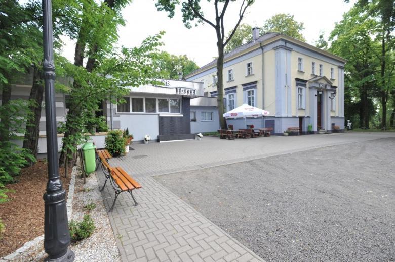 Park Hotel Dobrodzien Exterior foto